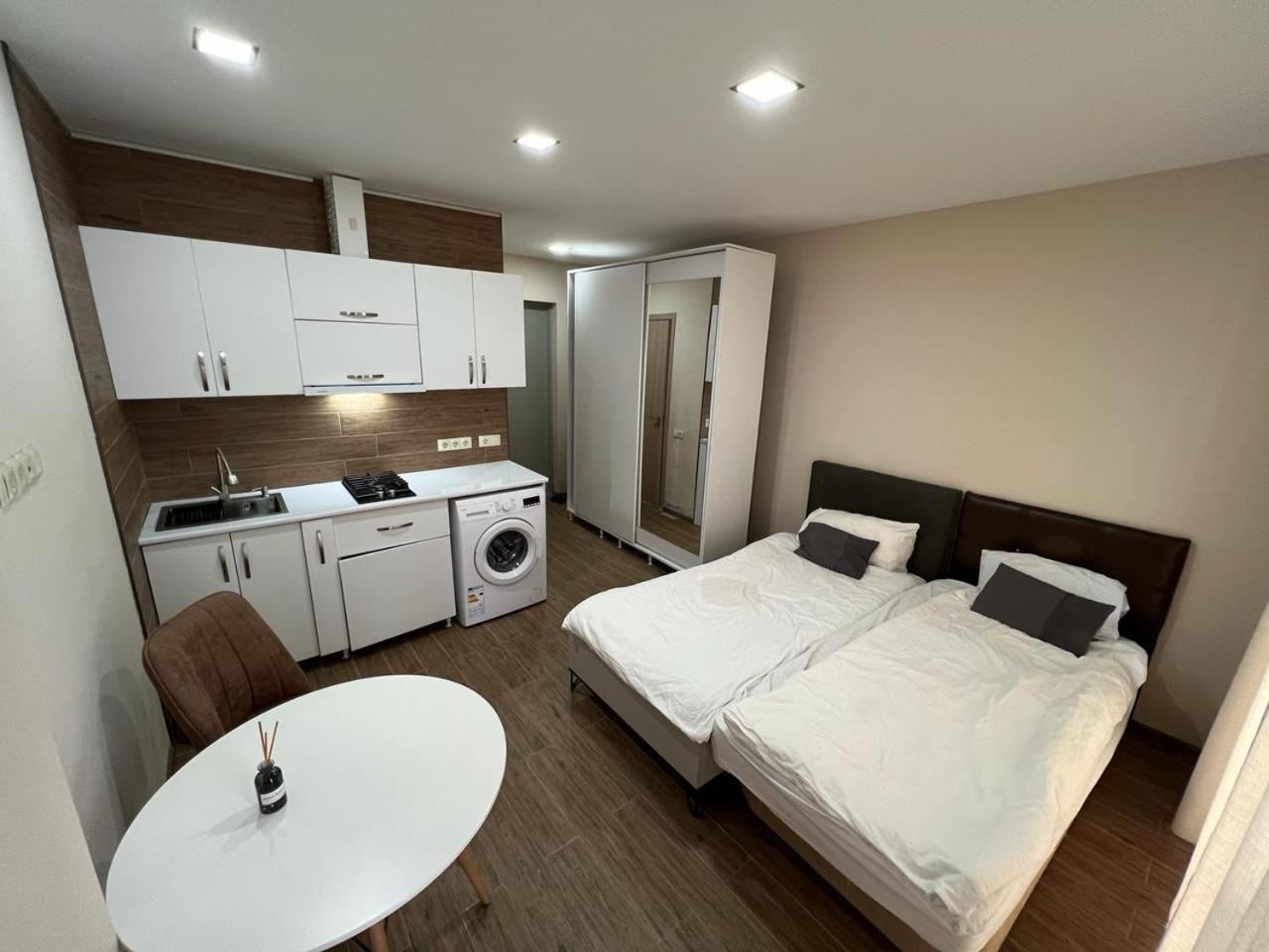 Hotel Paris Батуми Экстерьер фото